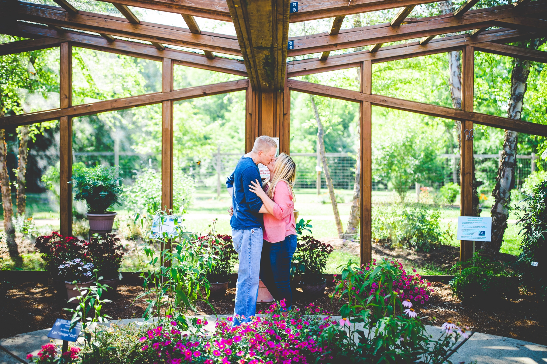 Engagement Photographs At The Botanical Gardens